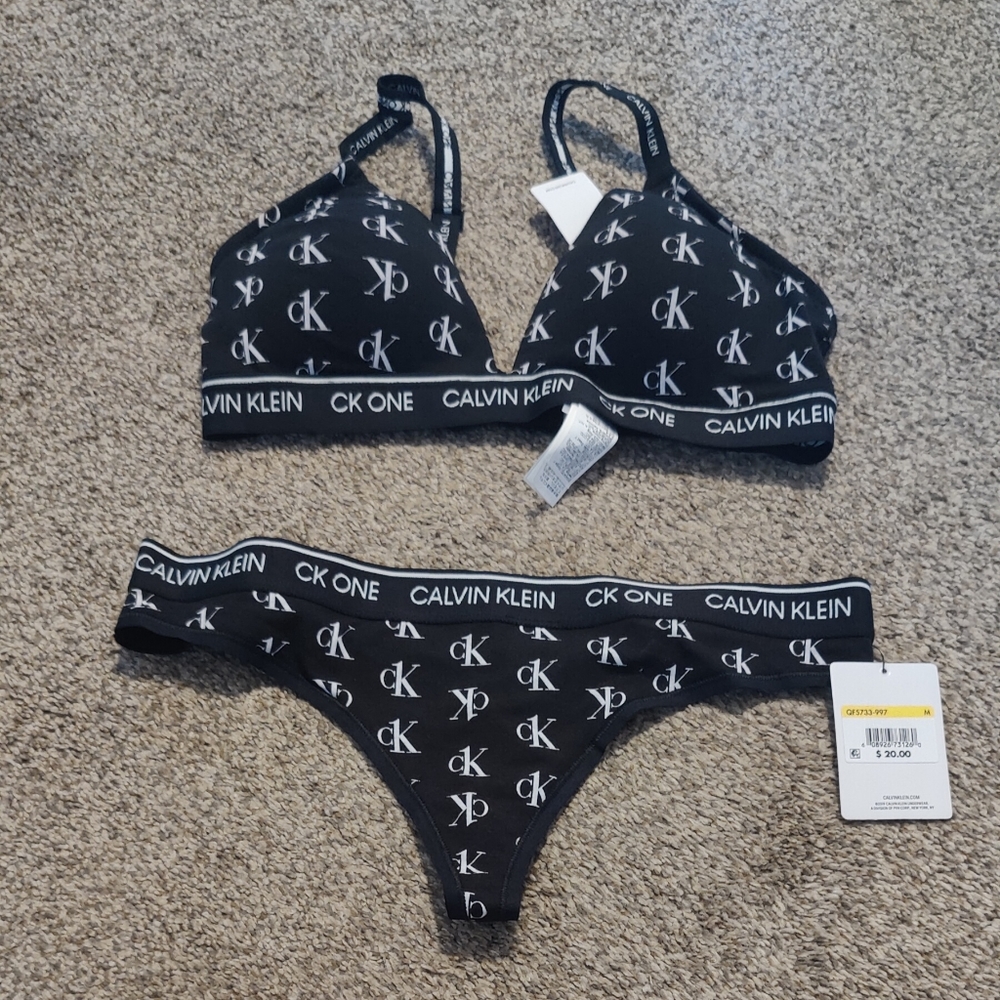 Triangle bralette and thong underwear set